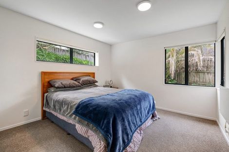 Photo of property in 19 Calypso Way, Unsworth Heights, Auckland, 0632