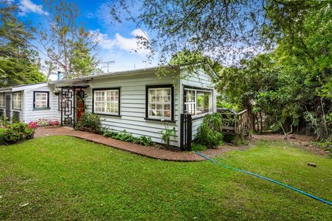 Photo of property in 26 Woodlands Crescent, Browns Bay, Auckland, 0630