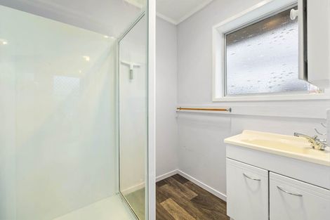 Photo of property in 2/39 Blacklock Avenue, Henderson, Auckland, 0612