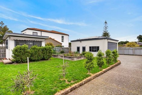 Photo of property in 34 The Esplanade, Westshore, Napier, 4110