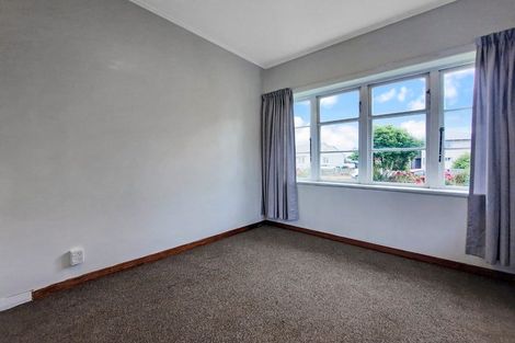 Photo of property in 2 Kawaka Street, Riccarton, Christchurch, 8041