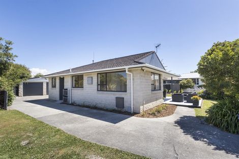 Photo of property in 21 Chadwick Place, Highbury, Palmerston North, 4412