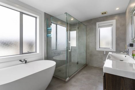 Photo of property in 24 Beach Road, Castor Bay, Auckland, 0620