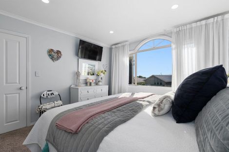 Photo of property in 5 Downing Place, Welcome Bay, Tauranga, 3112