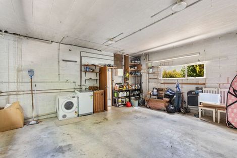 Photo of property in 13 Lindaver Grove, Merrilands, New Plymouth, 4312