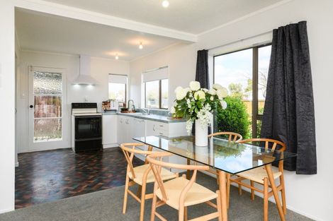 Photo of property in 9 Denver Place, Milson, Palmerston North, 4414