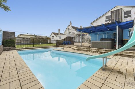 Photo of property in 7 Cracroft Street, Waitara, 4320