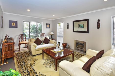 Photo of property in 16a Glenross Drive, Wattle Downs, Auckland, 2103