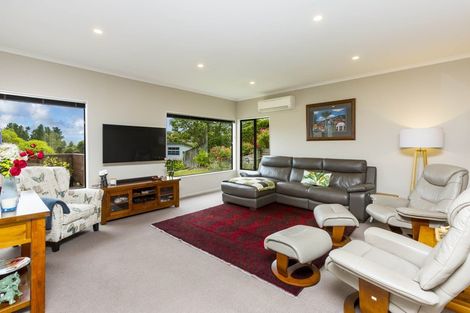Photo of property in 12 Sylvan Way, Silverstream, Upper Hutt, 5019