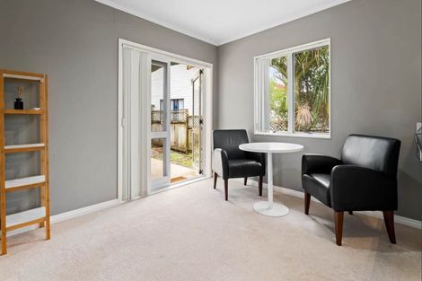 Photo of property in 18 Vintage Drive, Henderson, Auckland, 0612