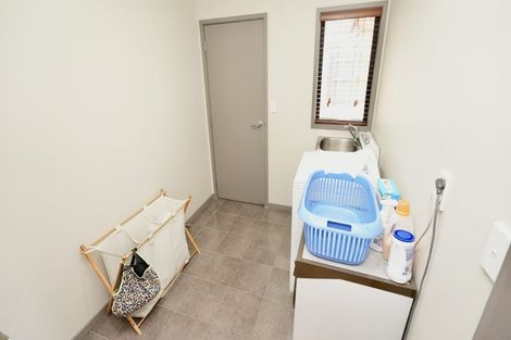 Photo of property in 32 Rosalie Terrace, Kelvin Grove, Palmerston North, 4414