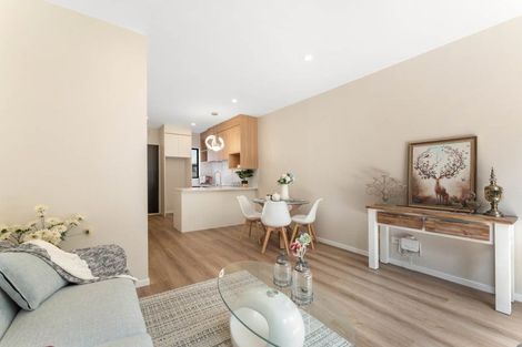 Photo of property in 7 Don Oliver Lane, Glen Eden, 0602