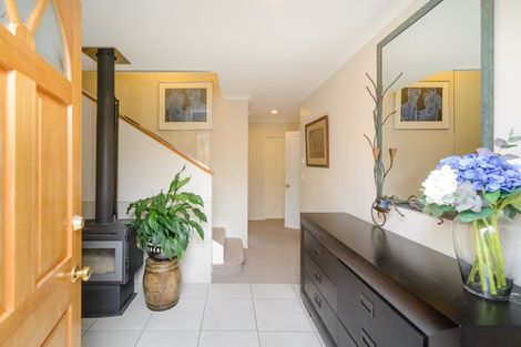 Photo of property in 135 Summerhill Drive, Fitzherbert, Palmerston North, 4410