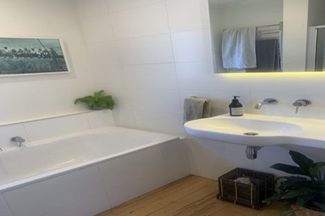 Photo of property in 16 Williamson Street, Cambridge, 3434