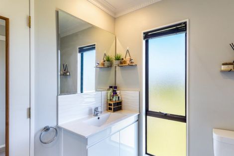 Photo of property in 2/23 Harvey Street, Waipahihi, Taupo, 3330