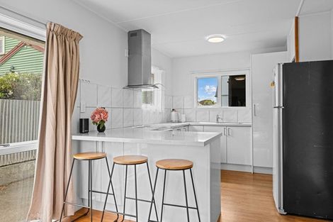 Photo of property in 2/114 Oram Avenue, New Brighton, Christchurch, 8061