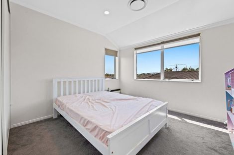 Photo of property in 17 Turnberry Drive, Wattle Downs, Auckland, 2103