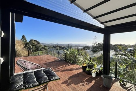 Photo of property in 2 Pohutukawa Avenue, Red Beach, 0932