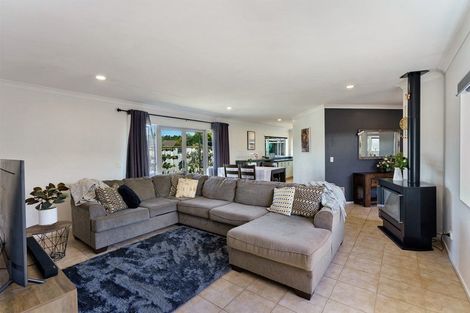 Photo of property in 17 Ashleigh Way, Waikanae Beach, Waikanae, 5036