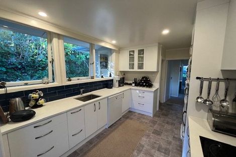 Photo of property in 18 Karachi Crescent, Khandallah, Wellington, 6035