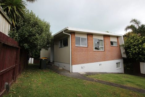 Photo of property in 2/35a Rangatira Road, Beach Haven, Auckland, 0626