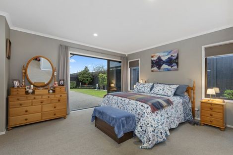 Photo of property in 67 Ina Ville Drive, Pukekohe, 2120