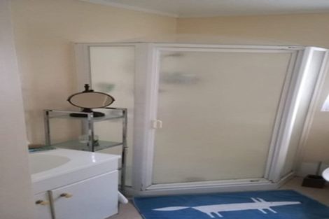 Photo of property in 20 Van Dyke Place, West Harbour, Auckland, 0618