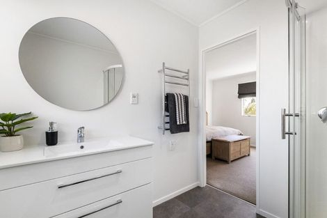 Photo of property in 1/18 Altair Place, Windsor Park, Auckland, 0632