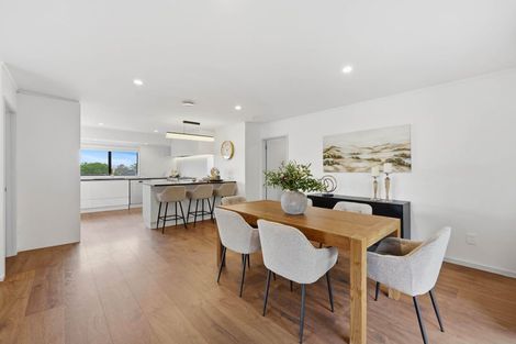 Photo of property in 5 Vintage Drive, Henderson, Auckland, 0612