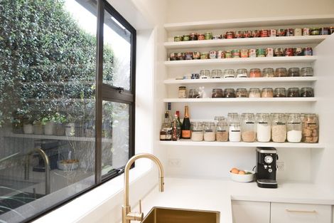 Photo of property in 68 Wharfe Street, South Hill, Oamaru, 9400