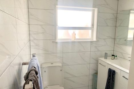 Photo of property in 19 Norcross Avenue, Henderson, Auckland, 0612