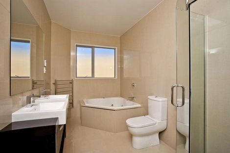 Photo of property in 217 Millwater Parkway, Silverdale, 0932