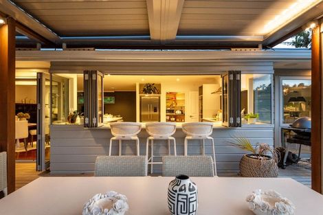 Photo of property in 14 Oscar Road, Greenhithe, Auckland, 0632