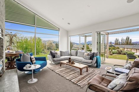 Photo of property in 14 Sunrise Bay Drive, Wanaka, 9305