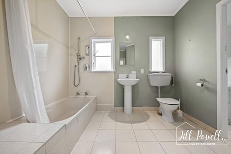 Photo of property in 13 View Street, Maungaturoto, 0520