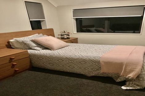 Photo of property in 31d Chieftain Rise, Goodwood Heights, Auckland, 2105