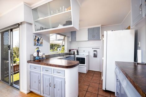 Photo of property in 52 Queens Road, Glen Avon, New Plymouth, 4312