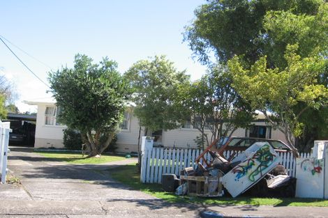 Photo of property in 56 Cobham Crescent, Kelston, Auckland, 0602