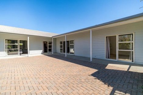 Photo of property in 88 Brian Crescent, Stanmore Bay, Whangaparaoa, 0932
