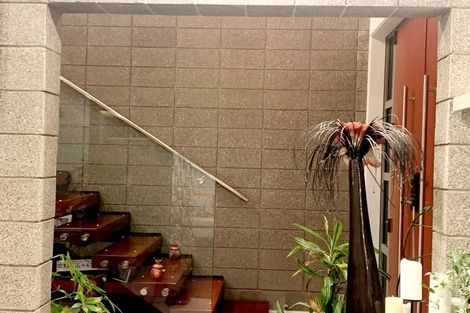 Photo of property in 37 Newington Road, Henderson, Auckland, 0612