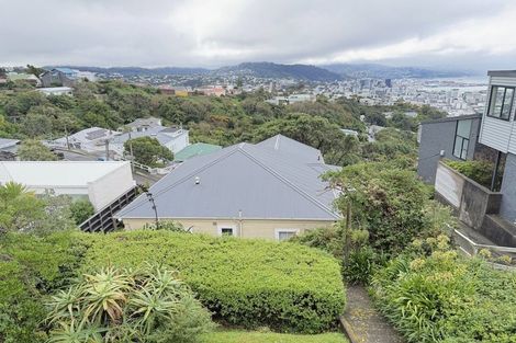 Photo of property in 37 Connaught Terrace, Brooklyn, Wellington, 6021