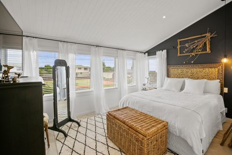 Photo of property in 7 Linda Street, Oakura, 4314