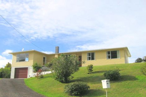 Photo of property in 28 Franklyn Road, Tawa, Wellington, 5028