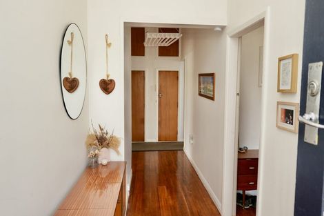 Photo of property in 8 Frederick Street, Terrace End, Palmerston North, 4410