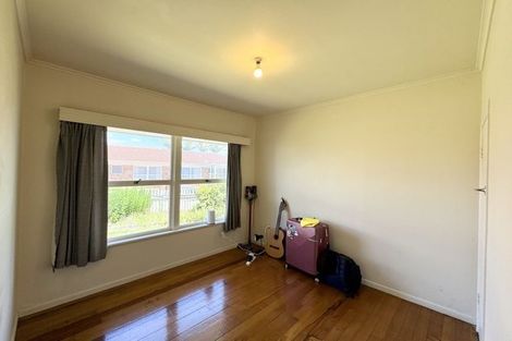 Photo of property in 1 Marsh Avenue, Forrest Hill, Auckland, 0620