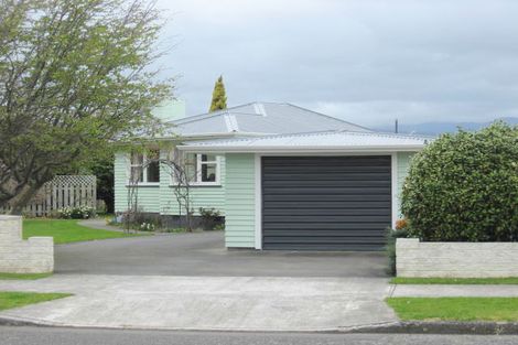 Photo of property in 52 Bristol Street, Levin, 5510