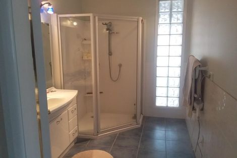 Photo of property in 125 Millbrook Road, Sunnyvale, Auckland, 0612