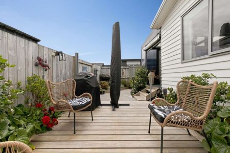 Photo of property in 11 Kamahi Crescent, Papamoa Beach, Papamoa, 3118