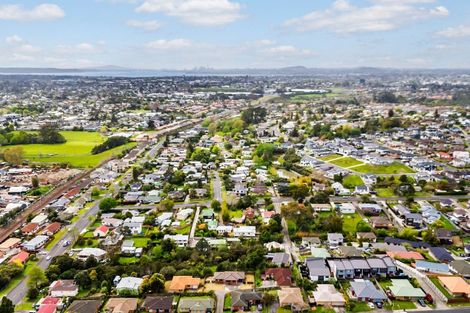 Photo of property in 12 Mili Way, Ranui, Auckland, 0612