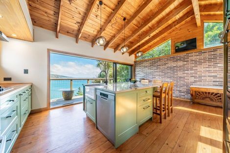 Photo of property in 99 Motuhara Road, Plimmerton, Porirua, 5026